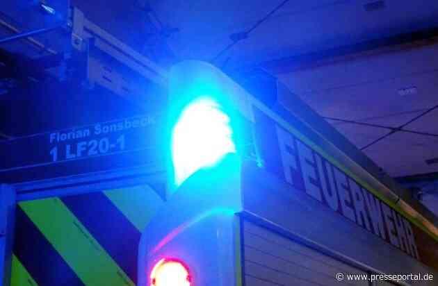 FW Sonsbeck: Heckenbrand greift auf Nachbargebäude über