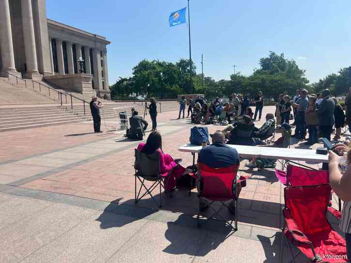 Families, legislative supporters protest Oklahoma DHS policies