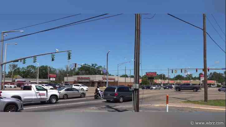 DOTD accidentally installs wrong traffic signal at Florida, Sherwood Forest intersection