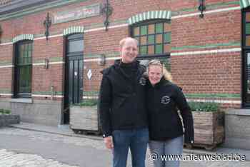 Ann-Sophie (37) en Kevin (33) dopen De Radio om tot Brasserie De Torens