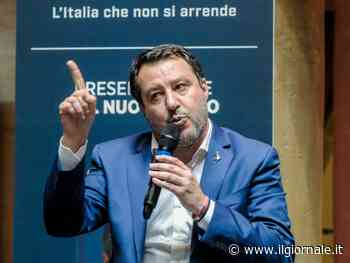 La violenza degli antagonisti: a Livorno vogliono imbavagliare Salvini