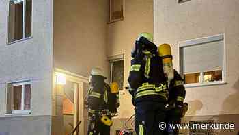 Lauter Knall und Rauch dringen aus Wohnung: Mann in Spezialklinik geflogen