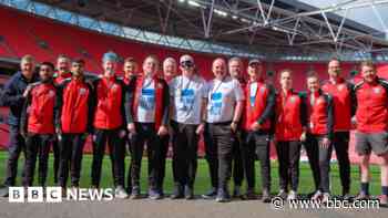 Blind footballers start 120-mile walk to Wembley