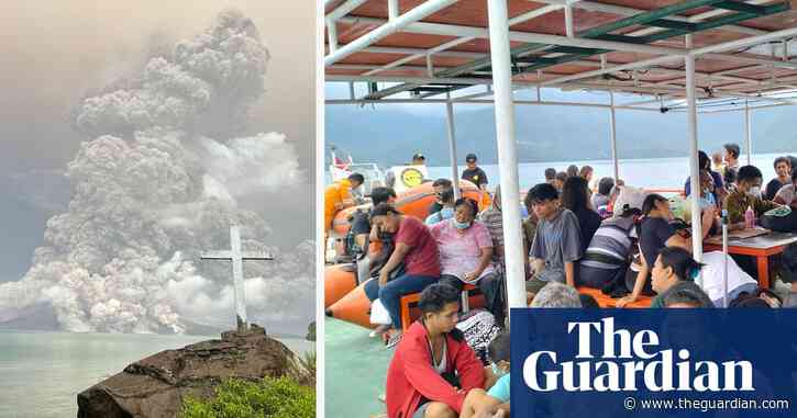 Indonesia: thousands evacuated as volcano eruption spreads ash as far as Malaysia – video