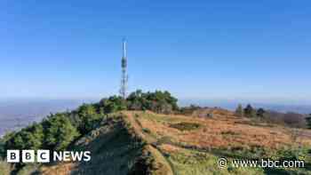 Plans to upgrade hilltop phone mast approved