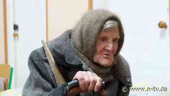 Zehn Kilometer in Hausschuhen: 98-jährige Ukrainerin entkommt zu Fuß den Russen