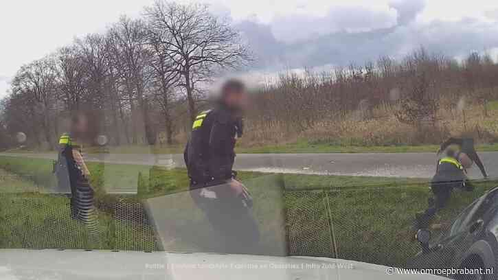 Achtervolging op snelweg, agent trekt broek van drugsdealer omlaag