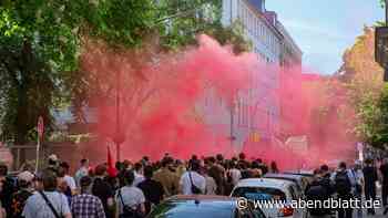 „Roter Aufbau": 1800 bei Problem-Demo – Rauchtopf gezündet
