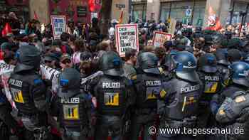1. Mai-Demos meist friedlich verlaufen, Festnahmen in Stuttgart