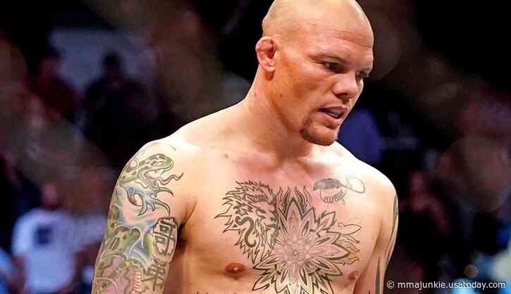 Anthony Smith no longer 'blinded' by title goal before UFC 301: 'I'm almost carrying an anchor with me'