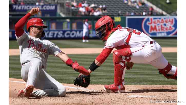 Angels fail to cash in on opportunities in 2-1 loss to Phillies