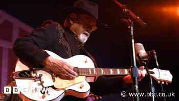 'King of Twang' guitarist Duane Eddy dies at 86