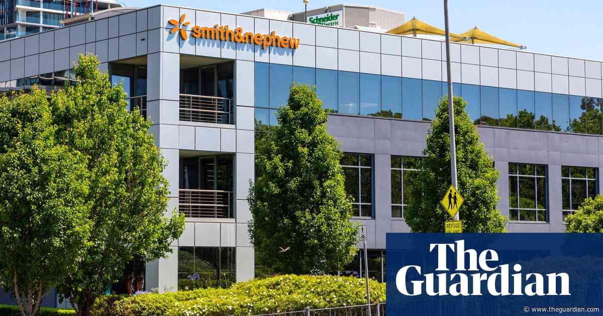 Nearly half of Smith & Nephew investors revolt against CEO pay rise