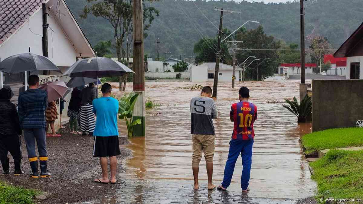 Mindestens zehn Tote bei Überschwemmungen in Brasilien