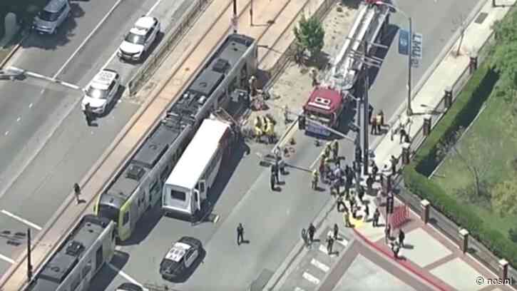 Zeker 55 gewonden bij botsing tussen bus en sneltram in Los Angeles