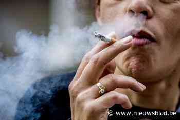 500 extra asbakken om Antwerpse straten proper te houden: “Helft van het zwerfvuil in de stad bestaat uit sigarettenpeuken”