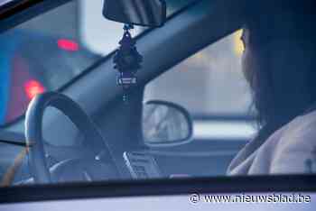 Gsm-gebruik kost twee chauffeurs hun rijbewijs in Bilzen