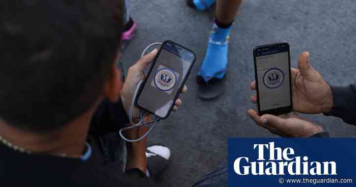US asylum app strands migrants and aids organised crime, rights group says