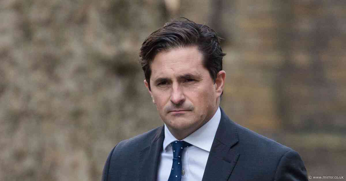 Veterans Minister Johnny Mercer apologises to ex-soldier turned away from polling station over ID