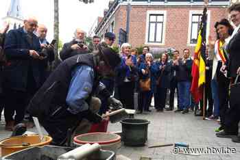 Eerste Struikelsteen geplaatst in Gerdingerstraat: “Eerbetoon aan slachtoffers van Breese razzia tijdens WOII”