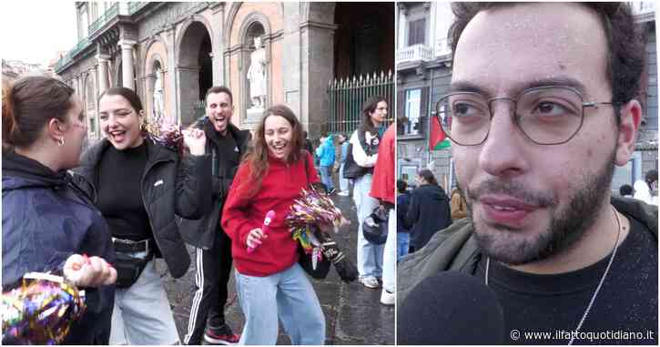 Vannacci a Napoli, accolto da manifestanti con glitter e sex toys: “Lungomare blindato per permettere ai fascisti di parlare. Assurdo”
