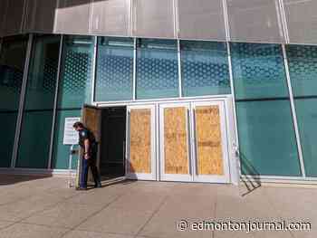 Axe-wielding man smashes doors of Edmonton courthouse: police