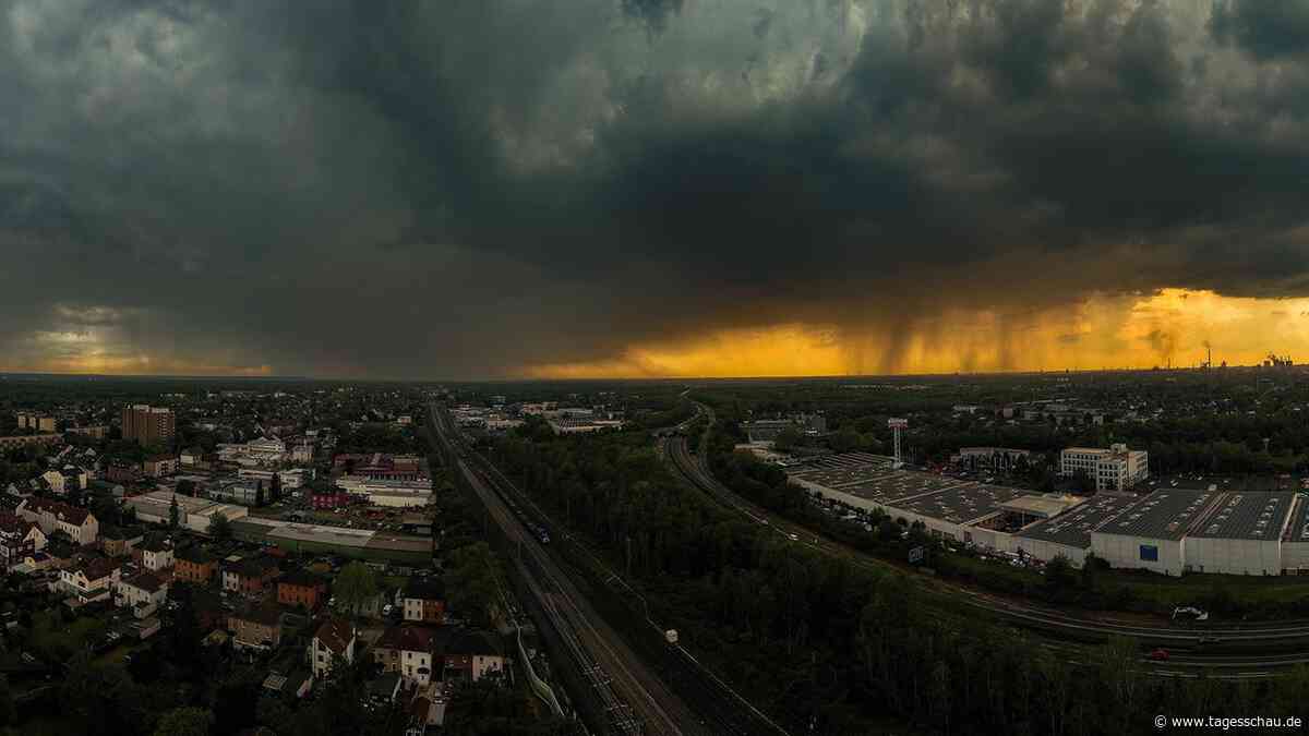 Unwetter zieht mit kräftigen Regenfällen über Westdeutschland