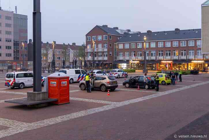 Politie voert grote controle uit in veiligheidsrisicogebied IJmuiden