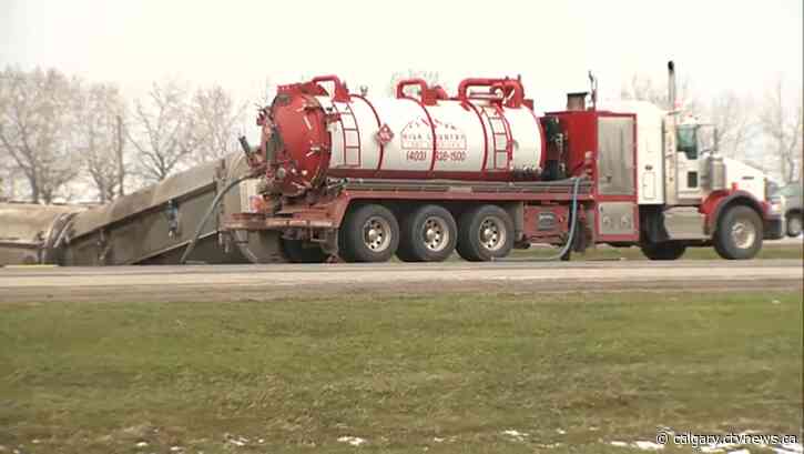 Fuel tanker and pickup collide on Highway 2 near Okotoks, injuring 2