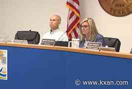 Lago Vista council sets hearing to talk possible mayor dismissal, city manager employee complaint