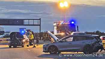 Nach Massenkarambolage auf A8: Fiesta kracht ungebremst in Lkw – Rosenheimer schwerst verletzt