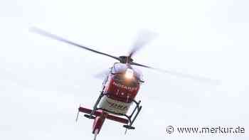 Rentnerin prallt in Hechendorf mit Pkw gegen Baum - Beifahrerin kommt mit Hubschrauber ins Krankenhaus