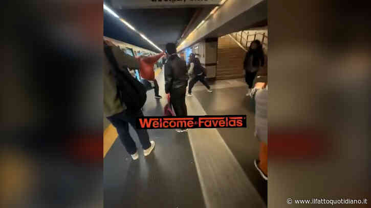 Lite furibonda alla fermata Ottaviano della metro A di Roma: uomo aggredito a colpi di bastone da un altro passeggero – Video