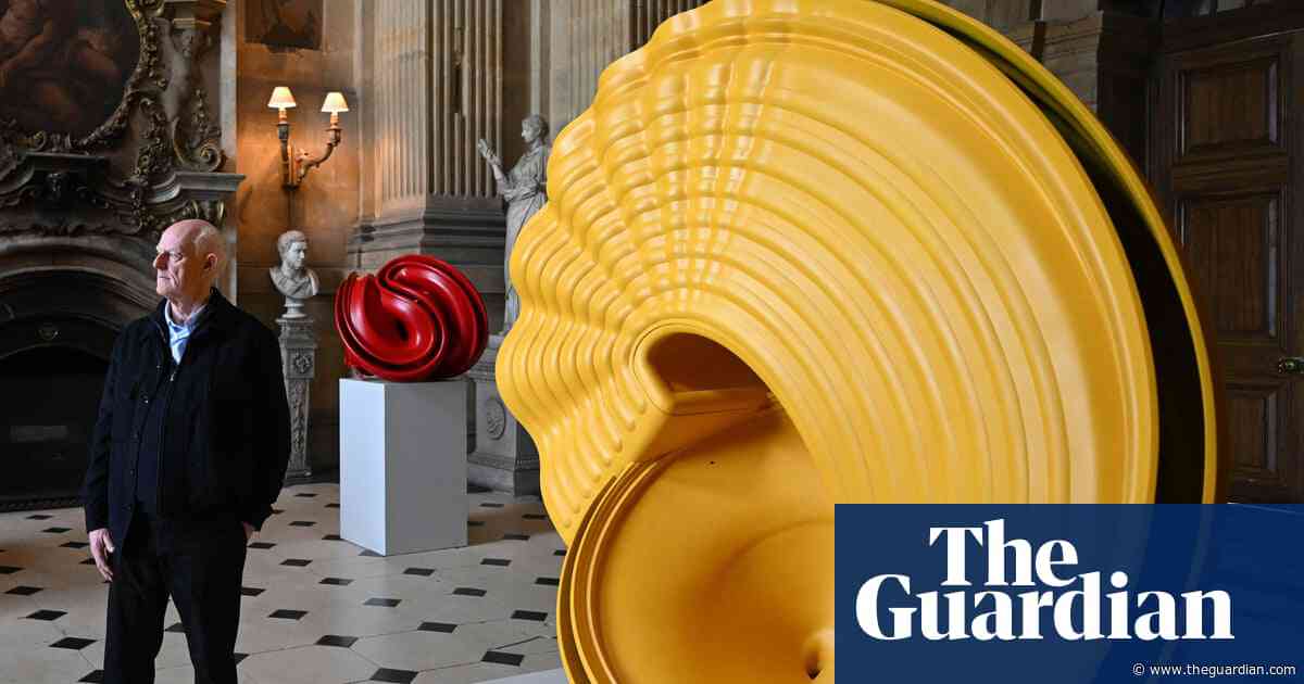 X-ray visions, stately sculptures and swelling seas – the week in art