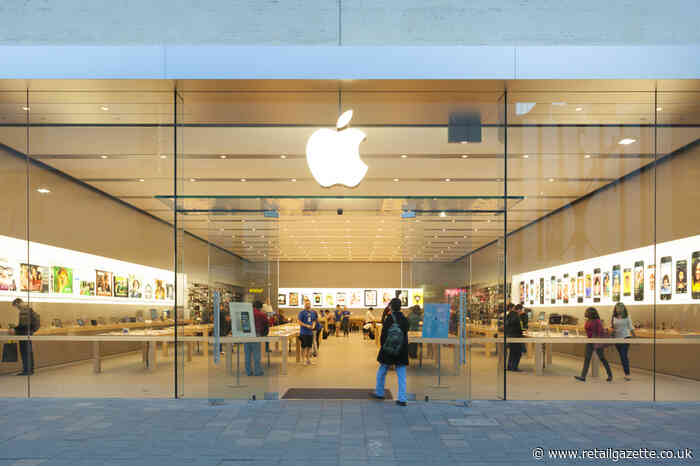 Apple profits dip as iPhone sales weaken
