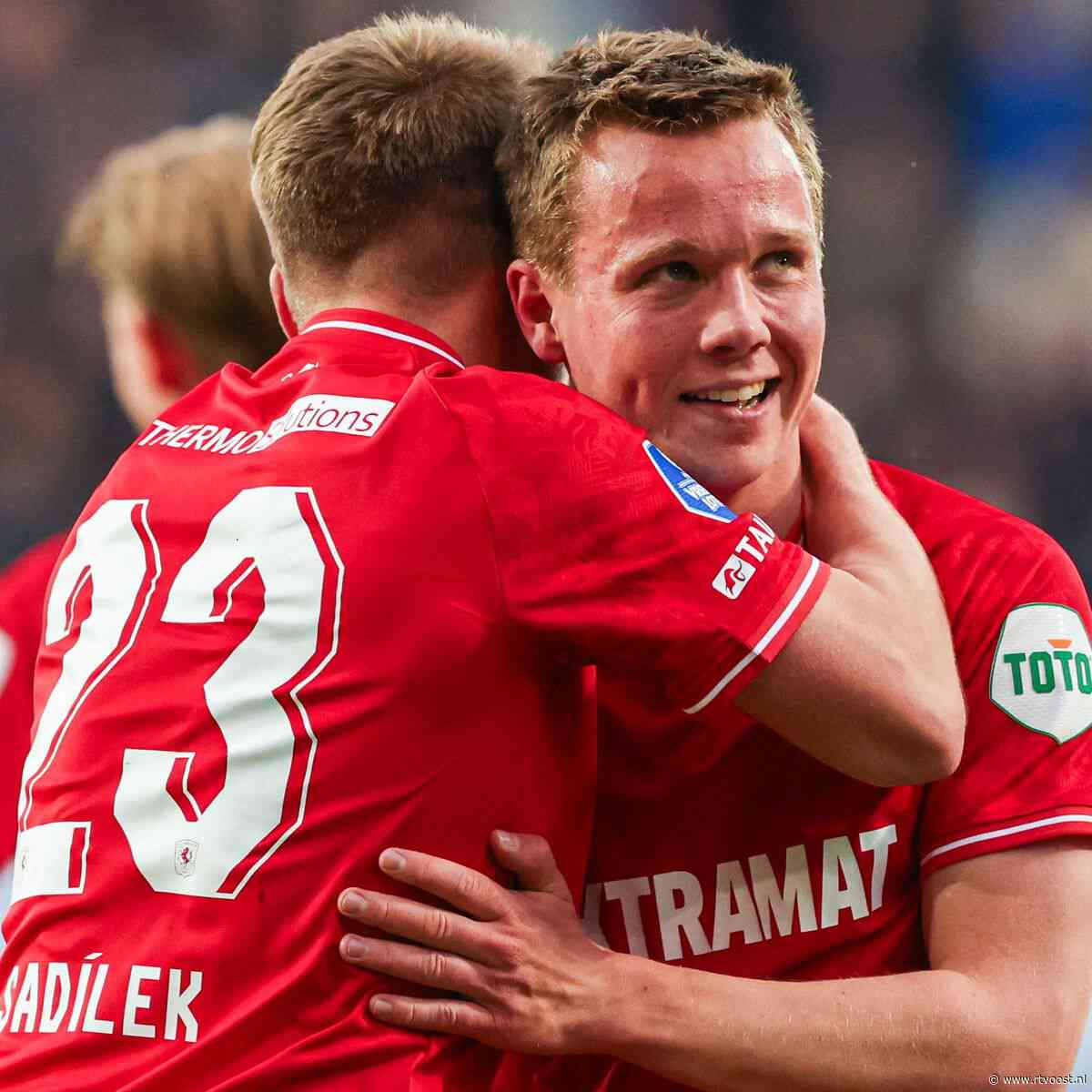 De Oosttribune LIVE: "FC Twente gaat derde plek nog niet veiligstellen bij AZ"