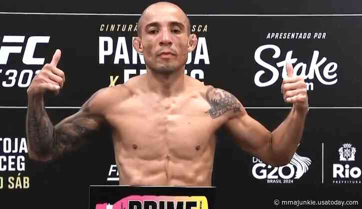 UFC 301 weigh-in results: Everyone hits marks in Rio de Janeiro