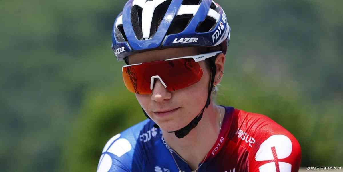 Evita Muzic klopt Demi Vollering in La Vuelta Femenina na spannende strijd