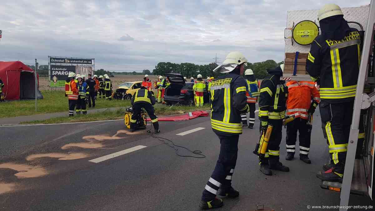 Verkehrsunfall bei Schwülper:  bis zu 6 Personen verletzt