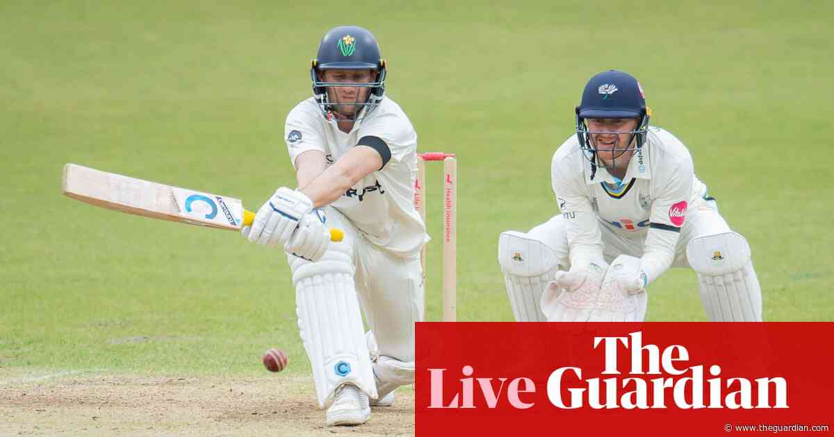 County cricket: Somerset v Essex, Yorkshire v Glamorgan and more – as it happened