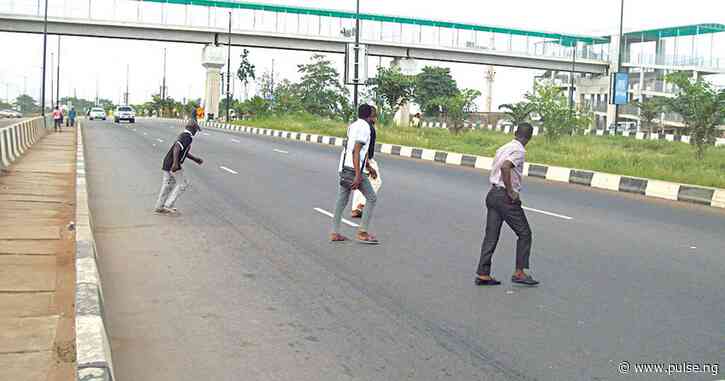 Lagosians arrested for not using pedestrian bridge