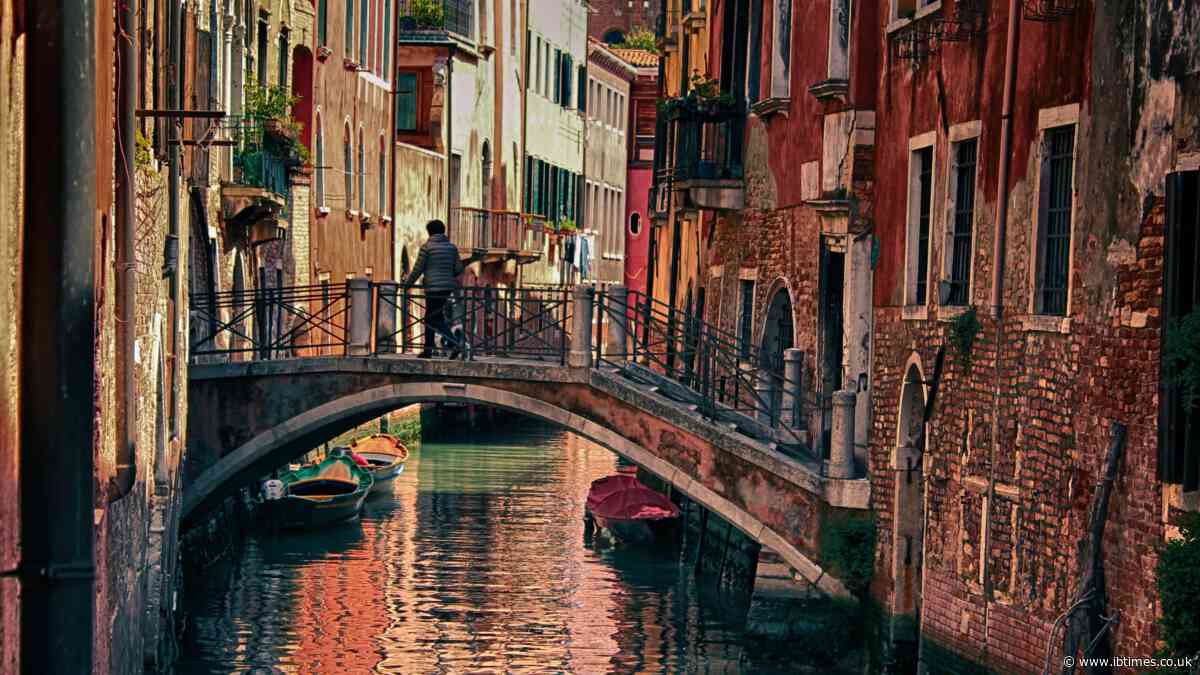 Venice Is Charging Tourists a €5 Entrance Fee, Here's How You Can Get Exempted
