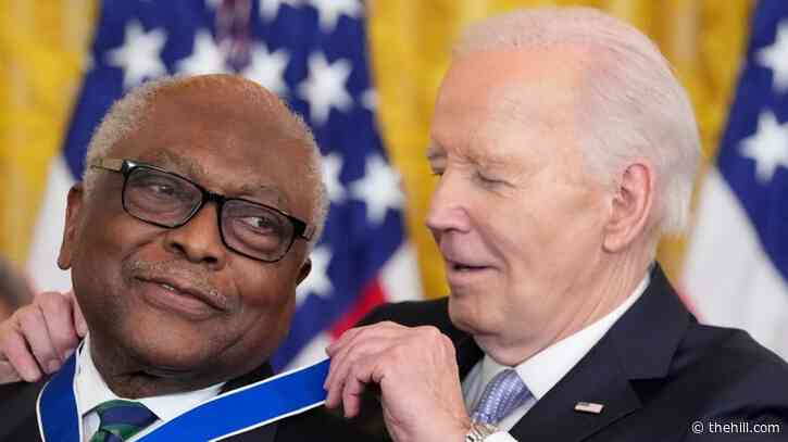 Biden awards Medal of Freedom to 19 recipients, including Pelosi, Clyburn