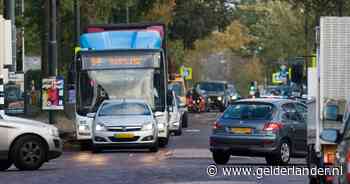 Weg door Oosterbeek naar Arnhem populaire sluiproute als het verkeer op de snelwegen vast staat