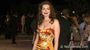 Great Outfits in Fashion History: Anne Hathaway's Bold Florals at the 2004 'Vanity Fair' Oscar Party