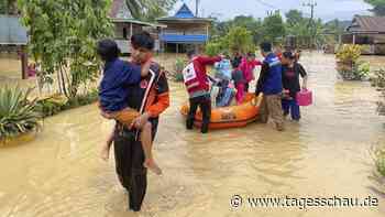 Mindestens 15 Tote durch Überschwemmungen in Indonesien