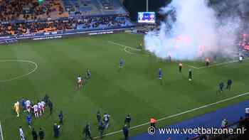 Bizarre beelden uit Frankrijk: spelers gooien met vuurwerk richting eigen fans