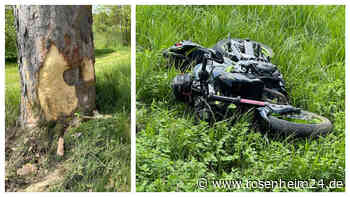 Tödlicher Unfall auf RO42: Biker (26) kommt vom Straße ab und prallt gegen Baum – tot
