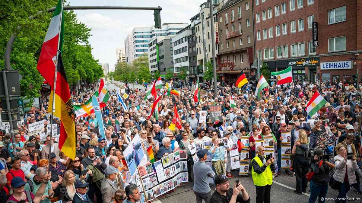 Hunderte demonstrieren in Hamburg gegen Islamismus