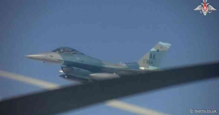Moment Russian and American fighter jets come eye to eye